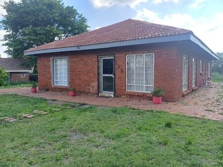 3 Bedroom House in Kameeldrift West