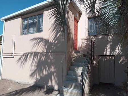 1 Bedroom Cluster in Umhlatuzana