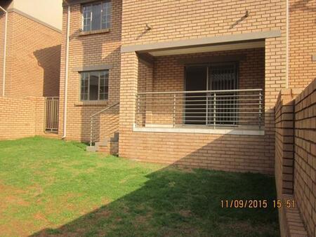 2 Bedroom Apartment in Mooikloof Ridge
