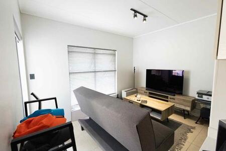 1 Bedroom Apartment in Mooikloof Equestrian Estate