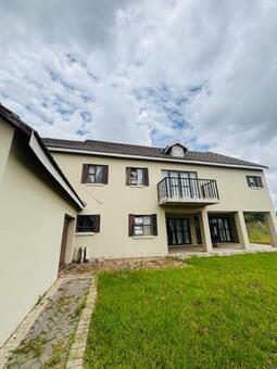 4 Bedroom House in Boschkop