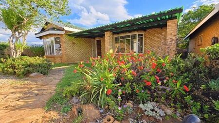 2 Bedroom Townhouse in Kleinfontein