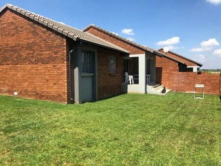3 Bedroom Townhouse in Mooikloof Ridge
