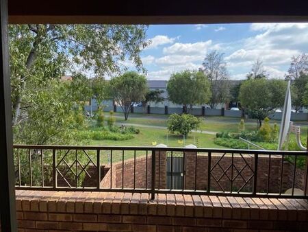 2 Bedroom Apartment in Mooikloof Ridge