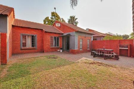 2 Bedroom Townhouse in Equestria