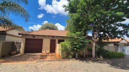 2 Bedroom Townhouse in Willow Park Manor