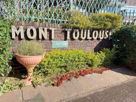 2 Bedroom Simplex in La Montagne