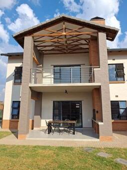 2 Bedroom Townhouse in Rietvalleirand