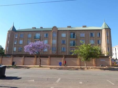 Bachelor apartment in Hatfield
