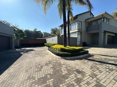 3 Bedroom Townhouse in Menlo Park