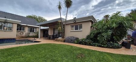 4 Bedroom House in Menlo Park