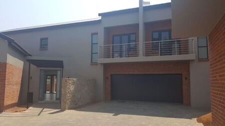 3 Bedroom House in Waterkloof Ridge