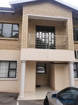 2 Bedroom Apartment in Umhlatuzana