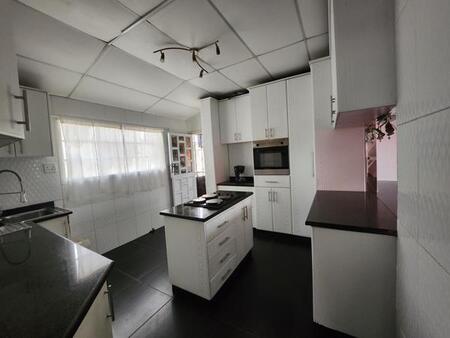 2 Bedroom Flat in Woodhurst