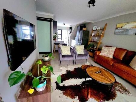 2 Bedroom Apartment in Menlo Park