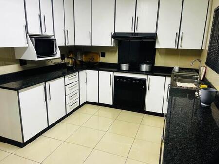 2 Bedroom House in Everest Heights