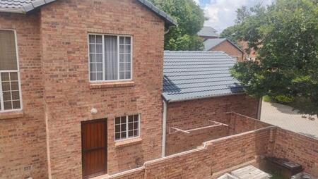 3 Bedroom Townhouse in Wilgeheuwel