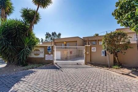 2 Bedroom Duplex in Radiokop