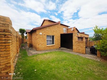 2 Bedroom House in Roodepoort Central