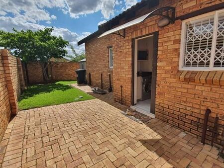 2 Bedroom Simplex in Radiokop