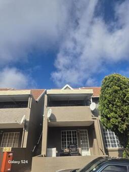 3 Bedroom Townhouse in Radiokop