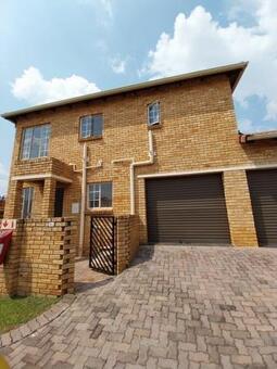 3 Bedroom Duplex in Strubens Valley