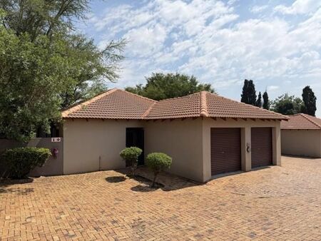 3 Bedroom Townhouse in Wilgeheuwel