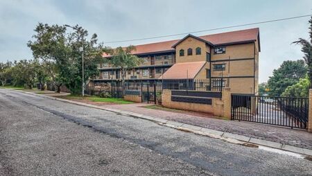 2 Bedroom Apartment in Kloofendal