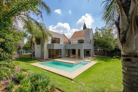 4 Bedroom House in Eagle Canyon Golf Estate