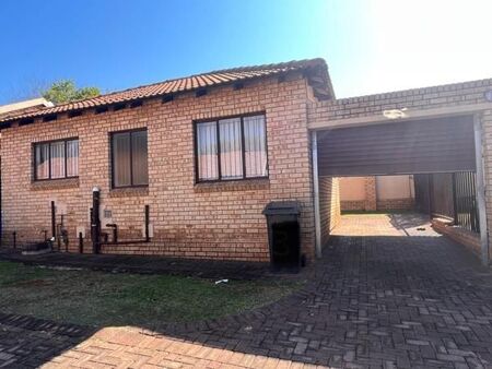 2 Bedroom Townhouse in Witpoortjie