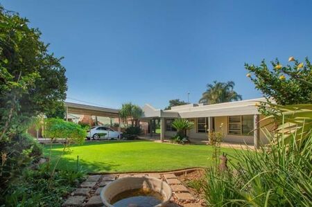 4 Bedroom House in Noordheuwel