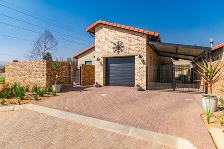 2 Bedroom Simplex in Avianto Estate