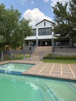 3 Bedroom Apartment in Pinehaven