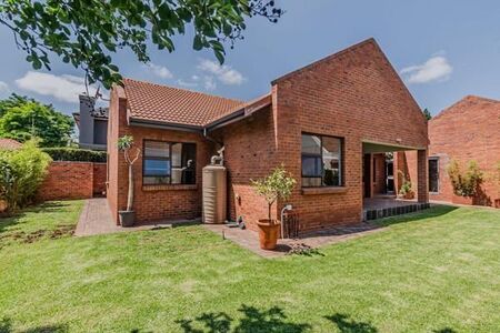 3 Bedroom House in Silver Lakes Golf Estate