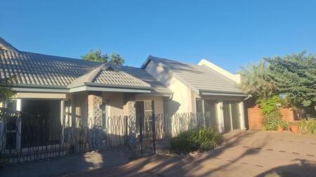 3 Bedroom House in Silver Lakes Golf Estate