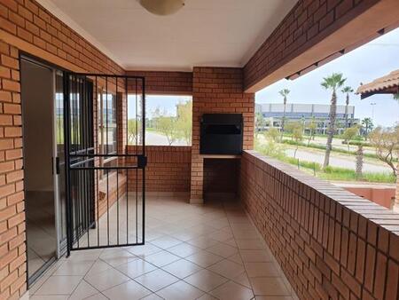 2 Bedroom Flat in Paramount Estate