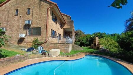 8 Bedroom House in Astra Park