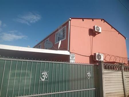 3 Bedroom House in Whetstone