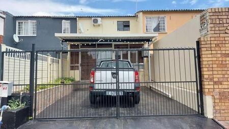 2 Bedroom House in Grove End