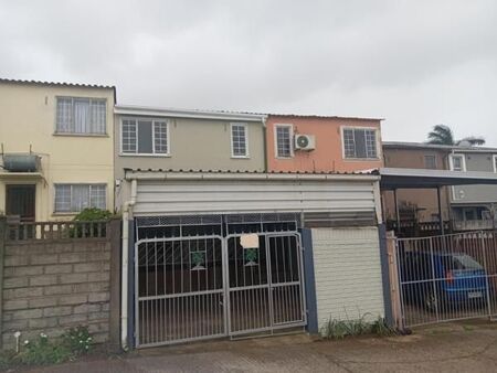 2 Bedroom House in Grove End