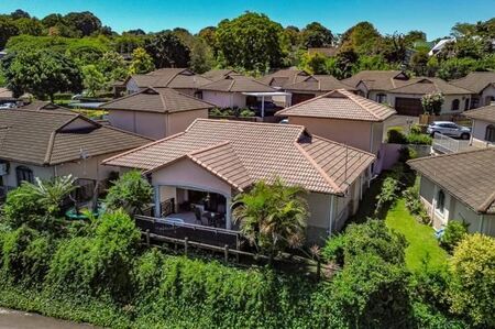 5 Bedroom Townhouse in Waterfall