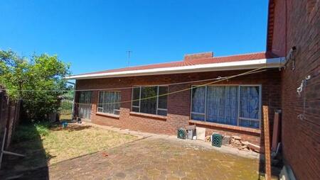 3 Bedroom Simplex in Isipingo Hills