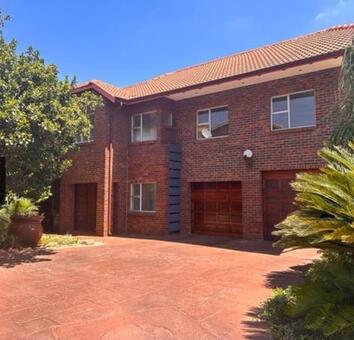 4 Bedroom House in Eldoraigne
