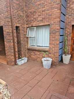 3 Bedroom House in Eldoraigne