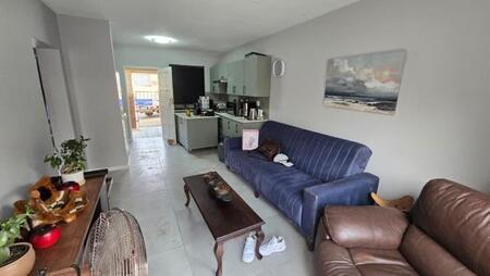 2 Bedroom Apartment in Heuwelsig Estate