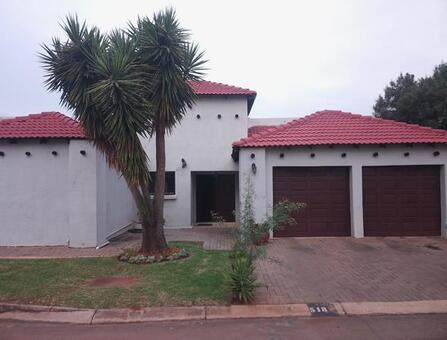 3 Bedroom House in Olievenhoutbos