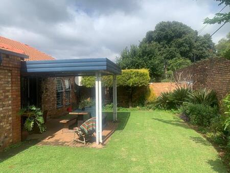 3 Bedroom Simplex in Clubview