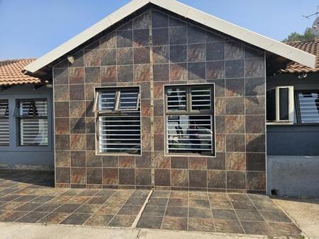 3 Bedroom House in Heuweloord