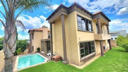4 Bedroom House in Blue Valley Golf Estate
