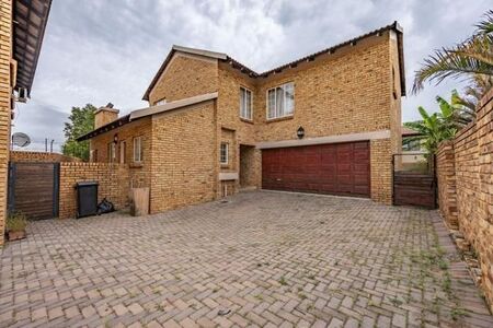 3 Bedroom House in Thatchfield